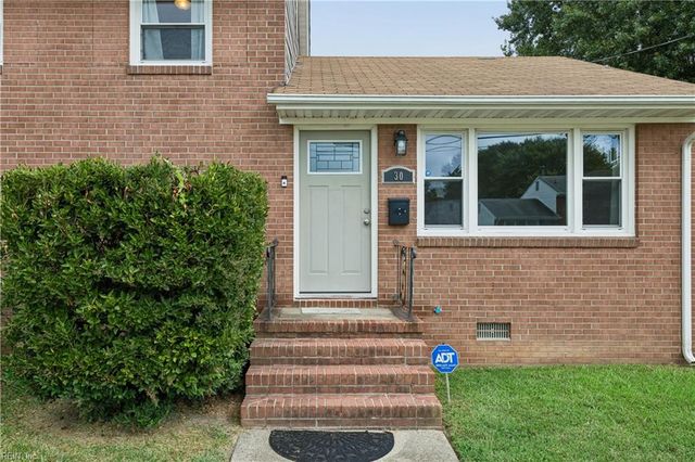 30 Briarwood DR, Hampton, VA 23666