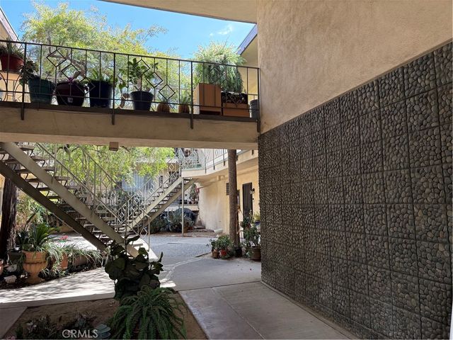 1222 E Orange Grove, Pasadena, CA 91104