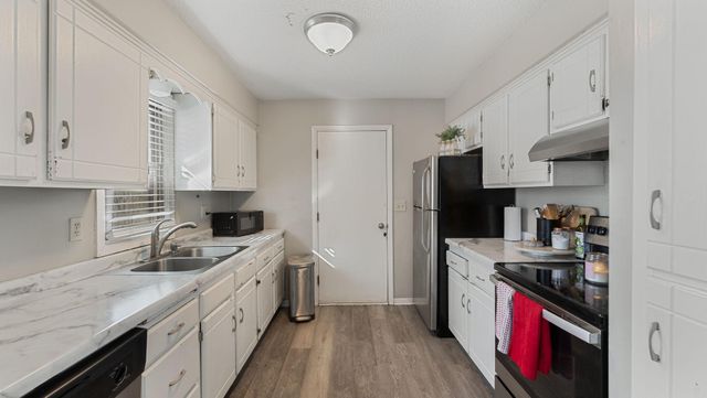 831 Cummings Lane, Saint Cloud, MN 56301