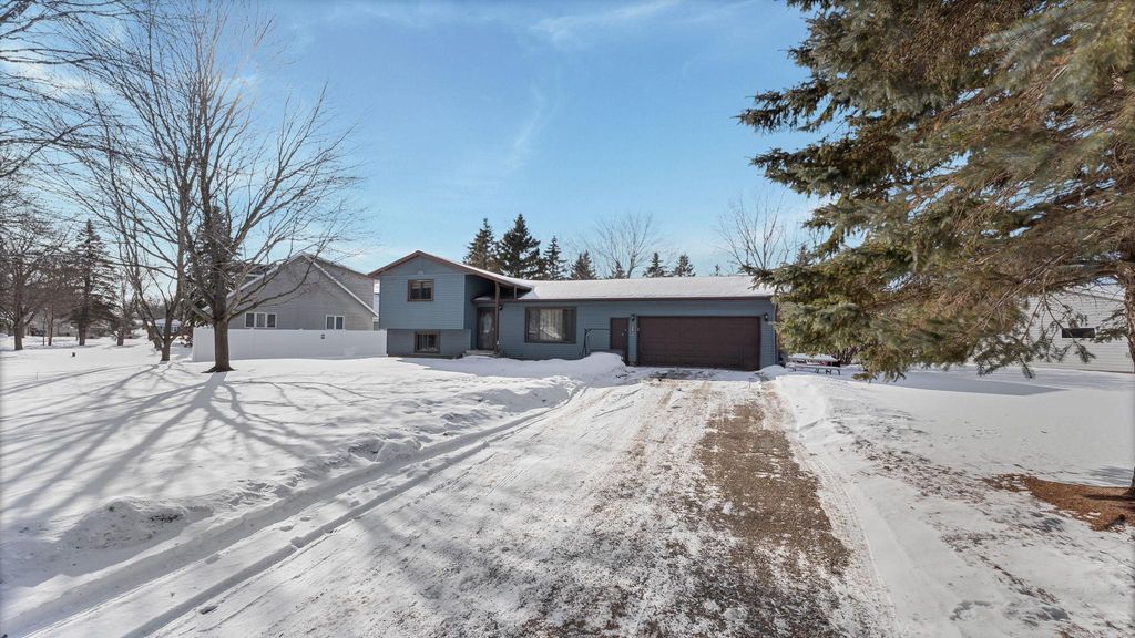 831 Cummings Lane, Saint Cloud, MN 56301