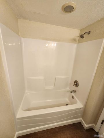 96 Fox Drive, Farmington, MO 63640