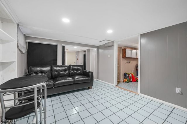 33 Beaumont Pl, Newark City, NJ 07104