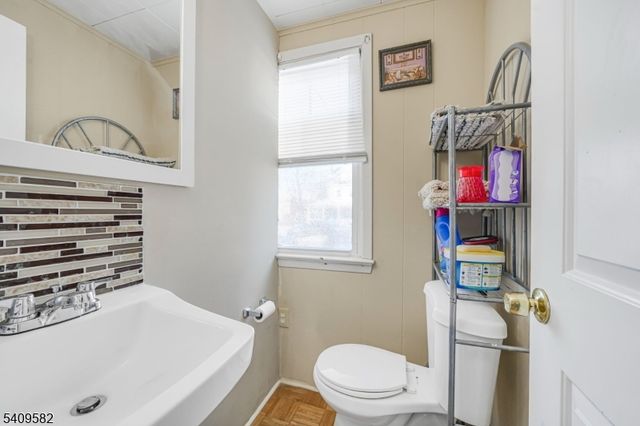 33 Beaumont Pl, Newark City, NJ 07104