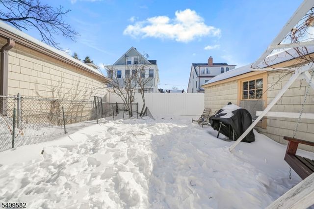 33 Beaumont Pl, Newark City, NJ 07104