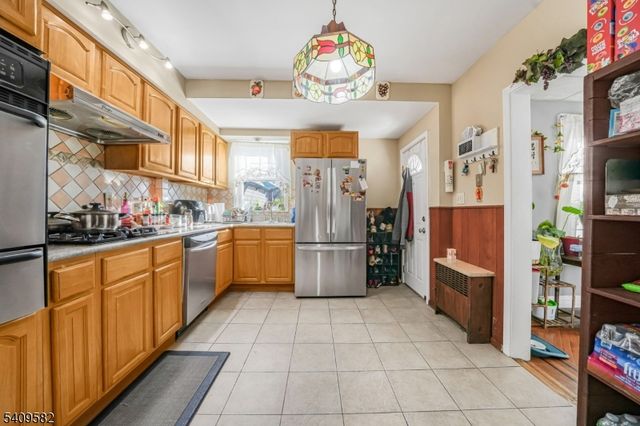 33 Beaumont Pl, Newark City, NJ 07104