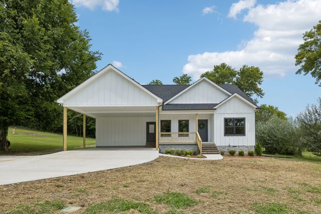 295 Meadow Dr, Gordonsville, TN 38563