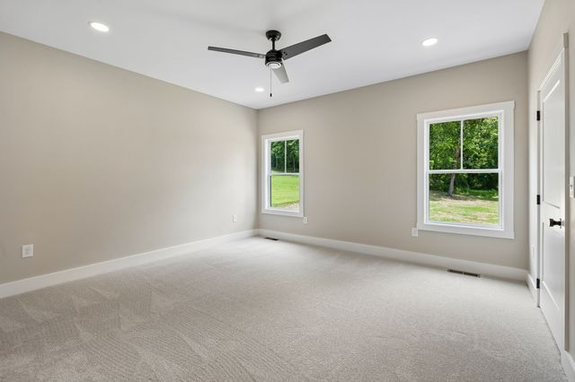 295 Meadow Dr, Gordonsville, TN 38563