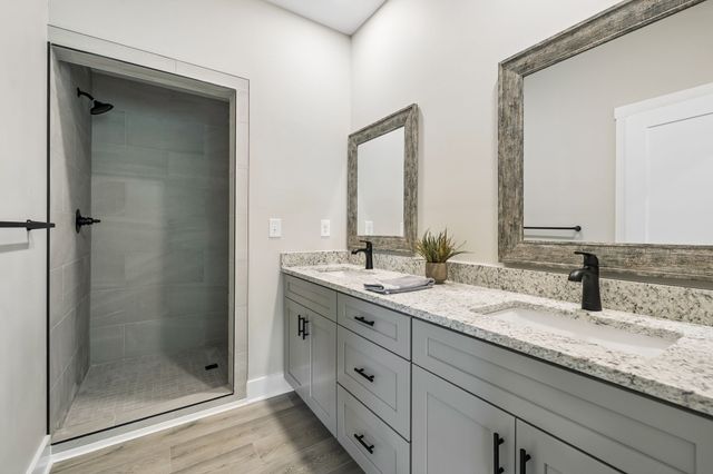 295 Meadow Dr, Gordonsville, TN 38563