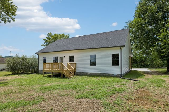 295 Meadow Dr, Gordonsville, TN 38563