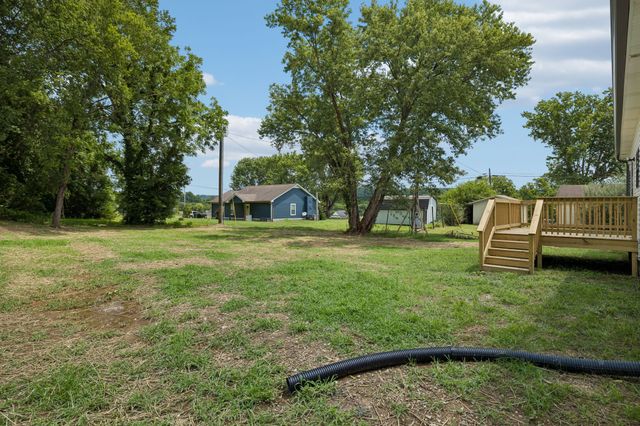 295 Meadow Dr, Gordonsville, TN 38563