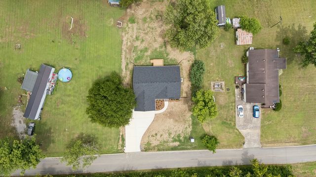 295 Meadow Dr, Gordonsville, TN 38563