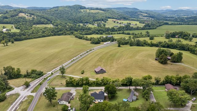 295 Meadow Dr, Gordonsville, TN 38563