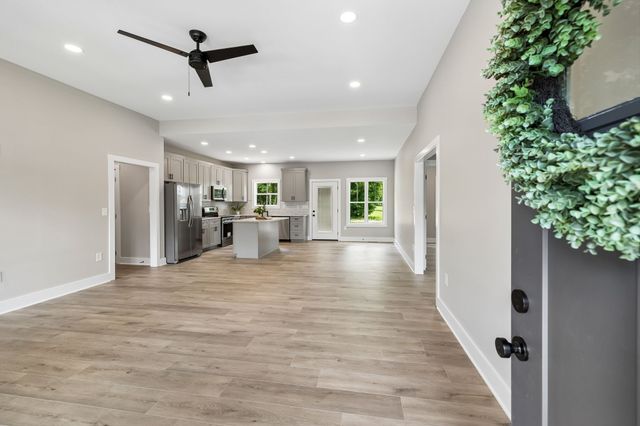 295 Meadow Dr, Gordonsville, TN 38563