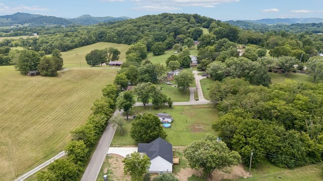 295 Meadow Dr, Gordonsville, TN 38563