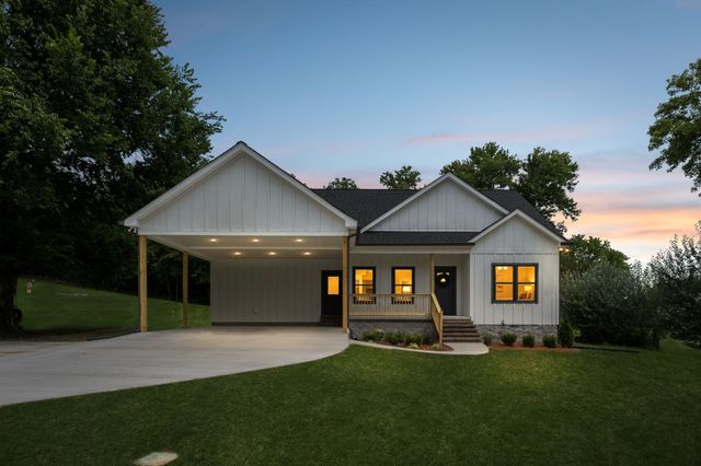 295 Meadow Dr, Gordonsville, TN 38563