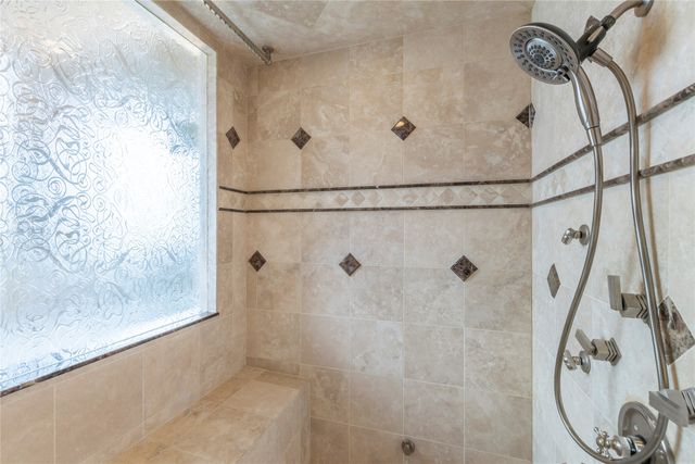 242 Saint Andrews Drive, Mabank, TX 75156
