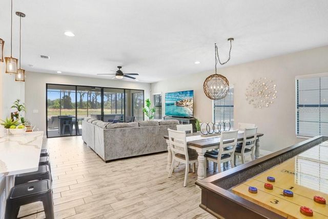 14828 PADDOCK POND AVENUE, Lithia, FL 33547