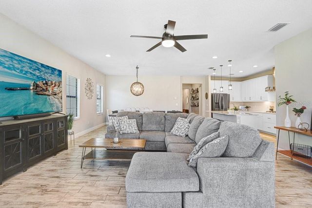 14828 PADDOCK POND AVENUE, Lithia, FL 33547