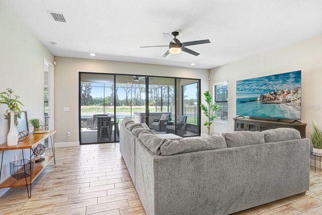 14828 PADDOCK POND AVENUE, Lithia, FL 33547