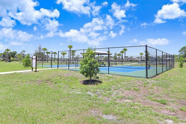14828 PADDOCK POND AVENUE, Lithia, FL 33547