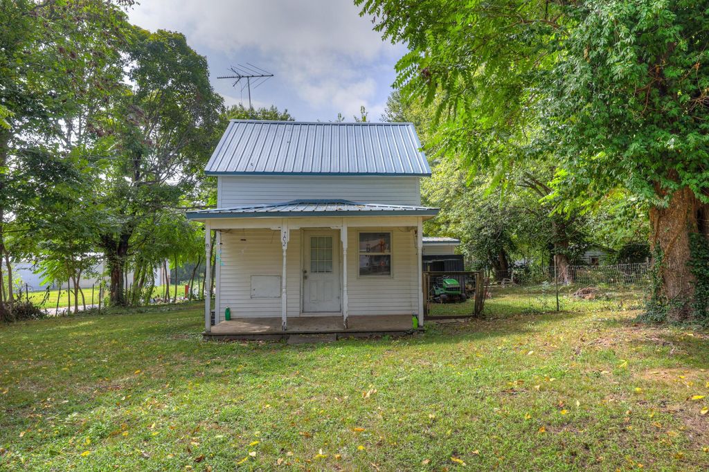 702 Joplin Street, Sarcoxie, MO 64862