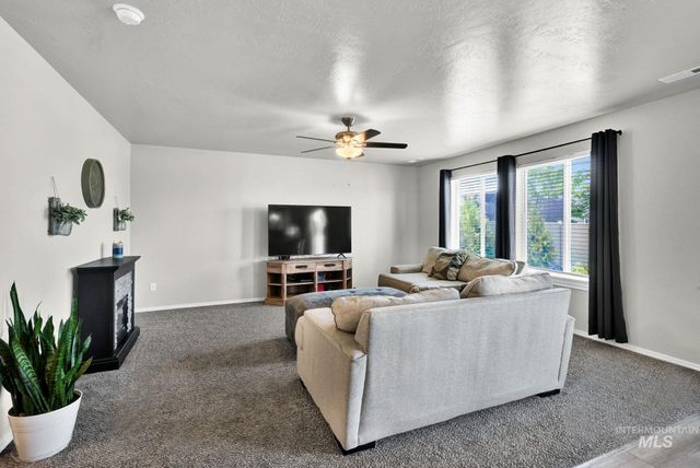 1629 N Bisque Ave, Kuna, ID 83634