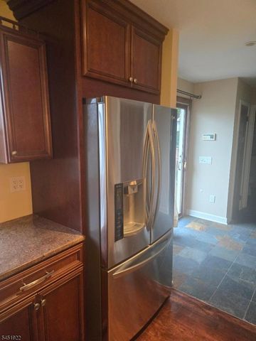 14 Larch St, Carteret Boro, NJ 07008