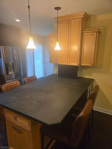 14 Larch St, Carteret Boro, NJ 07008