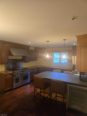 14 Larch St, Carteret Boro, NJ 07008