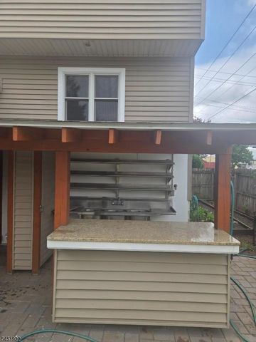 14 Larch St, Carteret Boro, NJ 07008