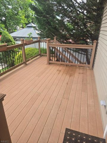 14 Larch St, Carteret Boro, NJ 07008