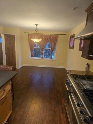 14 Larch St, Carteret Boro, NJ 07008