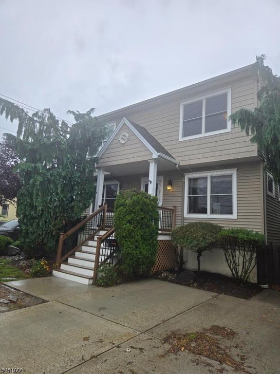 14 Larch St, Carteret Boro, NJ 07008
