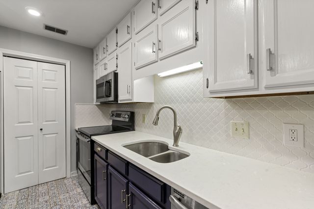 817 Beazer Ln, Antioch, TN 37013