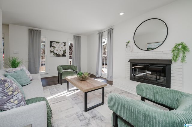 699 OLDE TOWNE CIRCLE, Alabaster, AL 35007