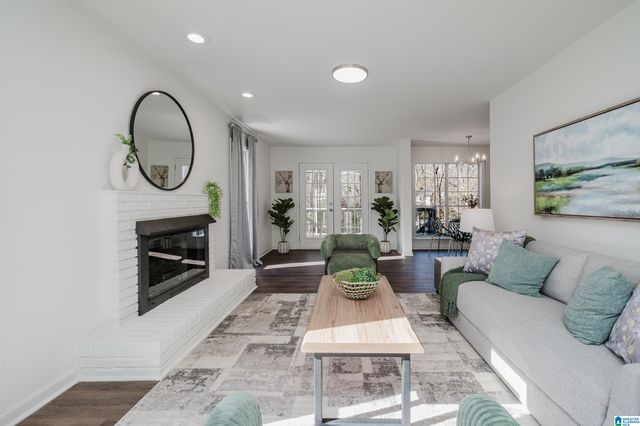 699 OLDE TOWNE CIRCLE, Alabaster, AL 35007