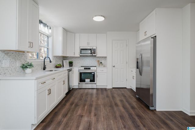 699 OLDE TOWNE CIRCLE, Alabaster, AL 35007