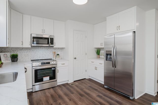 699 OLDE TOWNE CIRCLE, Alabaster, AL 35007