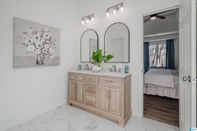 699 OLDE TOWNE CIRCLE, Alabaster, AL 35007