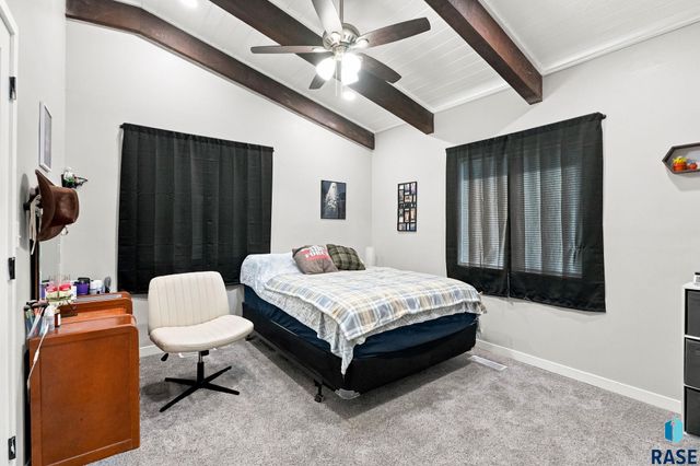 3901 N Longview Ave Avenue, Sioux Falls, SD 57107