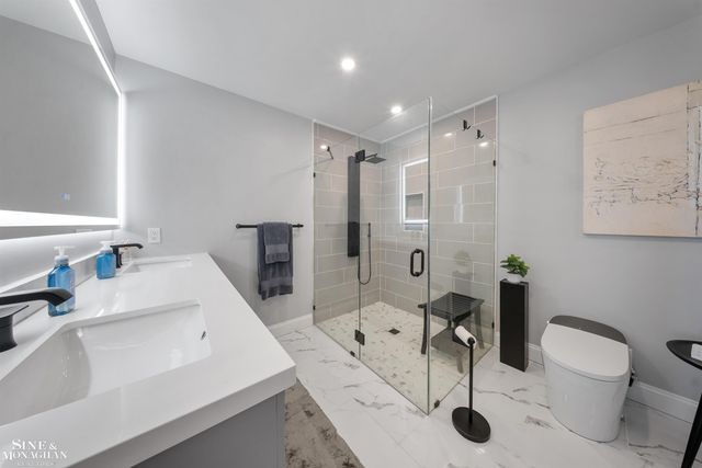 34036 Jefferson Avenue, St Clair Shores, MI 48082