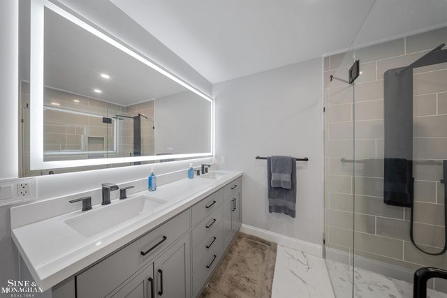 34036 Jefferson Avenue, St Clair Shores, MI 48082