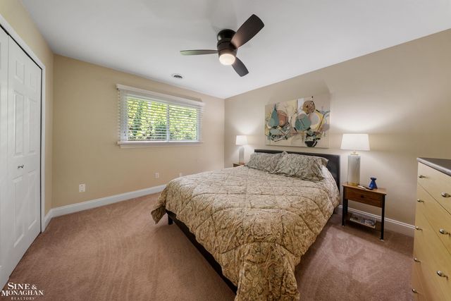 34036 Jefferson Avenue, St Clair Shores, MI 48082