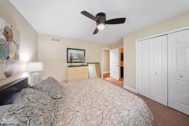 34036 Jefferson Avenue, St Clair Shores, MI 48082