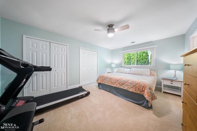 34036 Jefferson Avenue, St Clair Shores, MI 48082