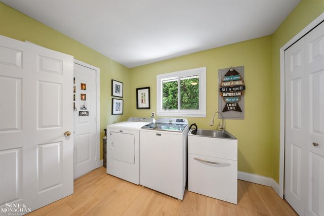 34036 Jefferson Avenue, St Clair Shores, MI 48082