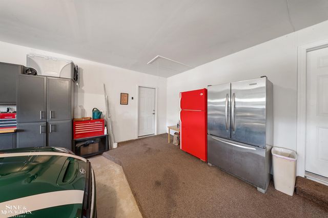 34036 Jefferson Avenue, St Clair Shores, MI 48082