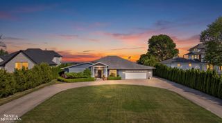 34036 Jefferson Avenue, St Clair Shores, MI 48082