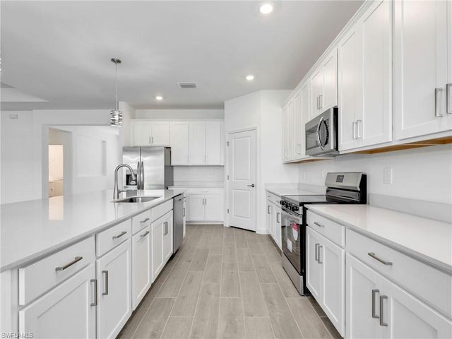 10907 Timber Creek DR, Fort Myers, FL 33913