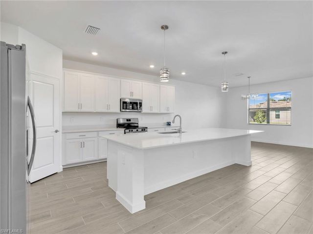 10907 Timber Creek DR, Fort Myers, FL 33913